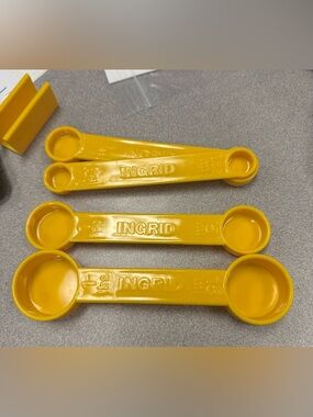BRAND NEW Vintage INGRID Chicago Measuring Spoons